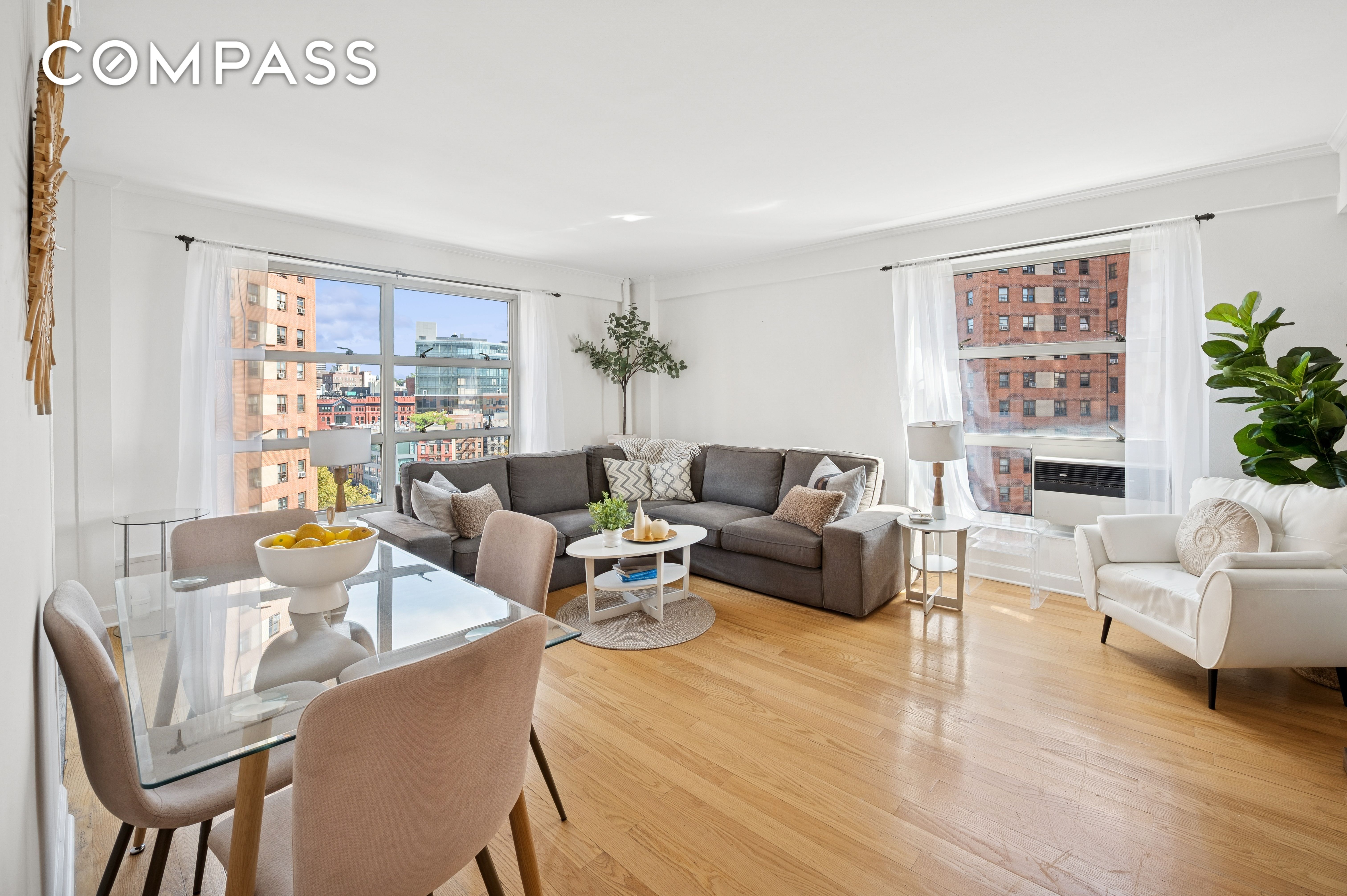 70 La Salle St Photo 4 - URBANCOMPASS-1948078474788676521