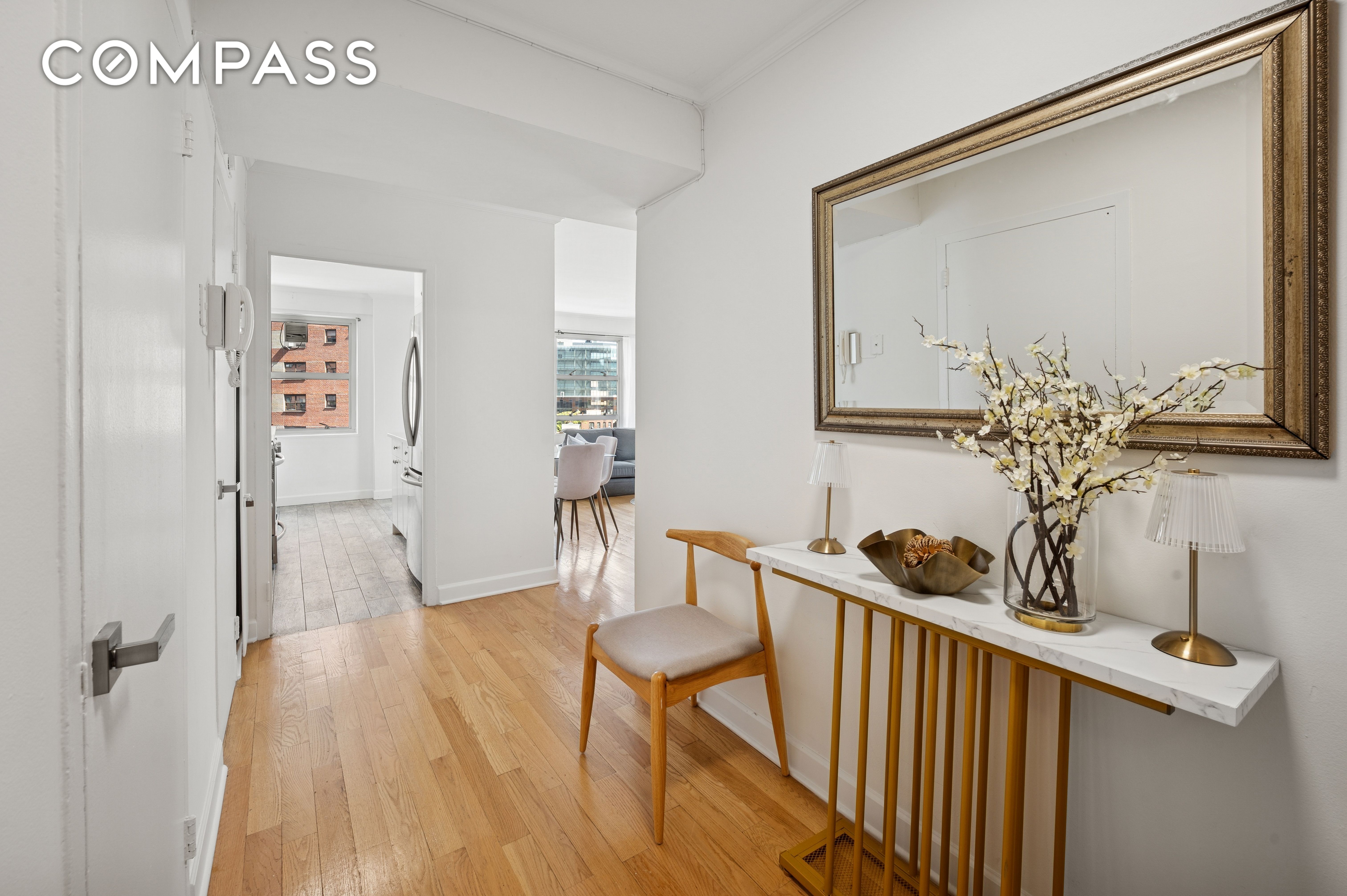 70 La Salle St Photo 1 - URBANCOMPASS-1948078474788676521