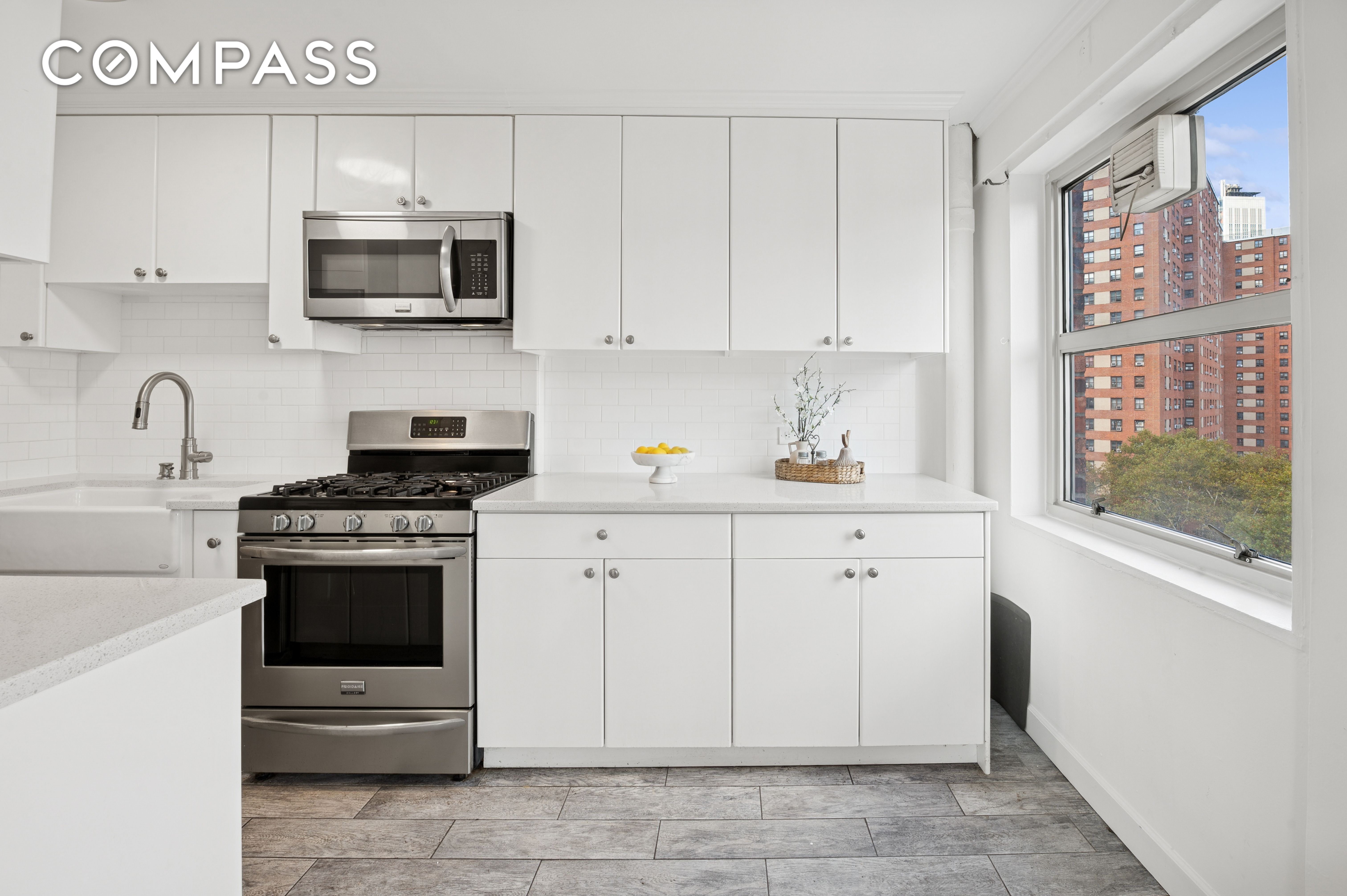 70 La Salle St Photo 7 - URBANCOMPASS-1948078474788676521
