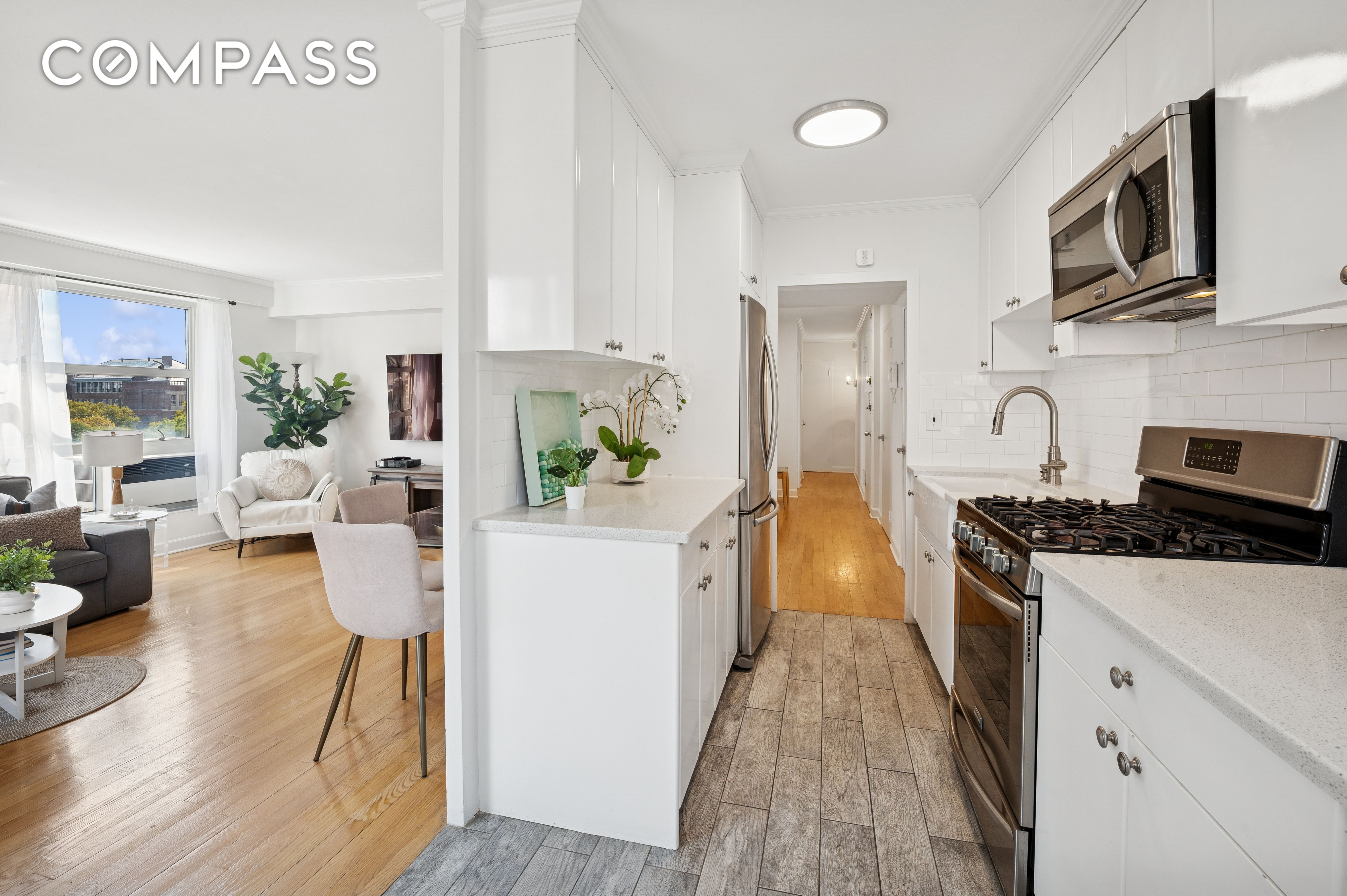 70 La Salle St Photo 6 - URBANCOMPASS-1948078474788676521