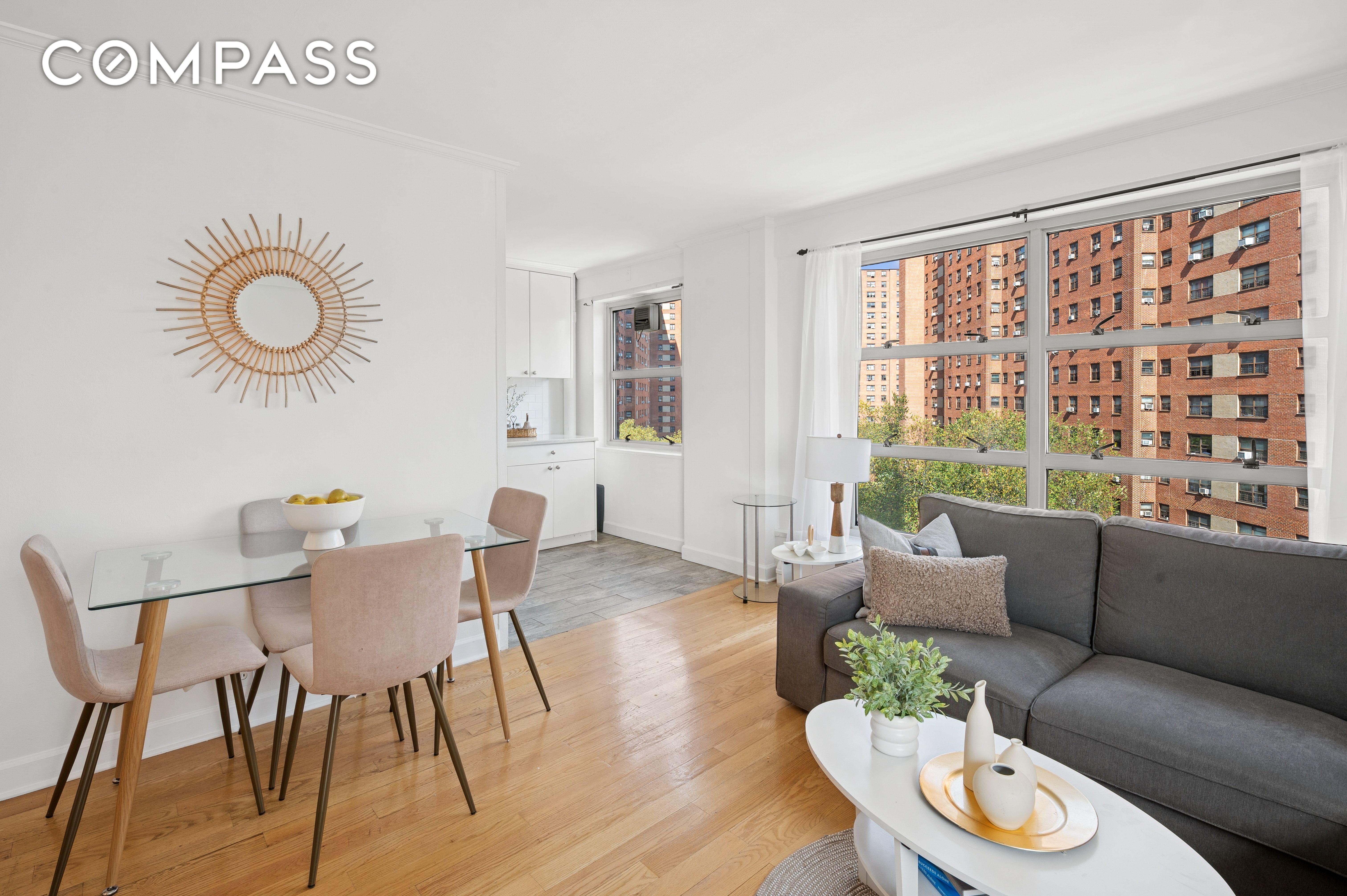 70 La Salle St Photo 5 - URBANCOMPASS-1948078474788676521