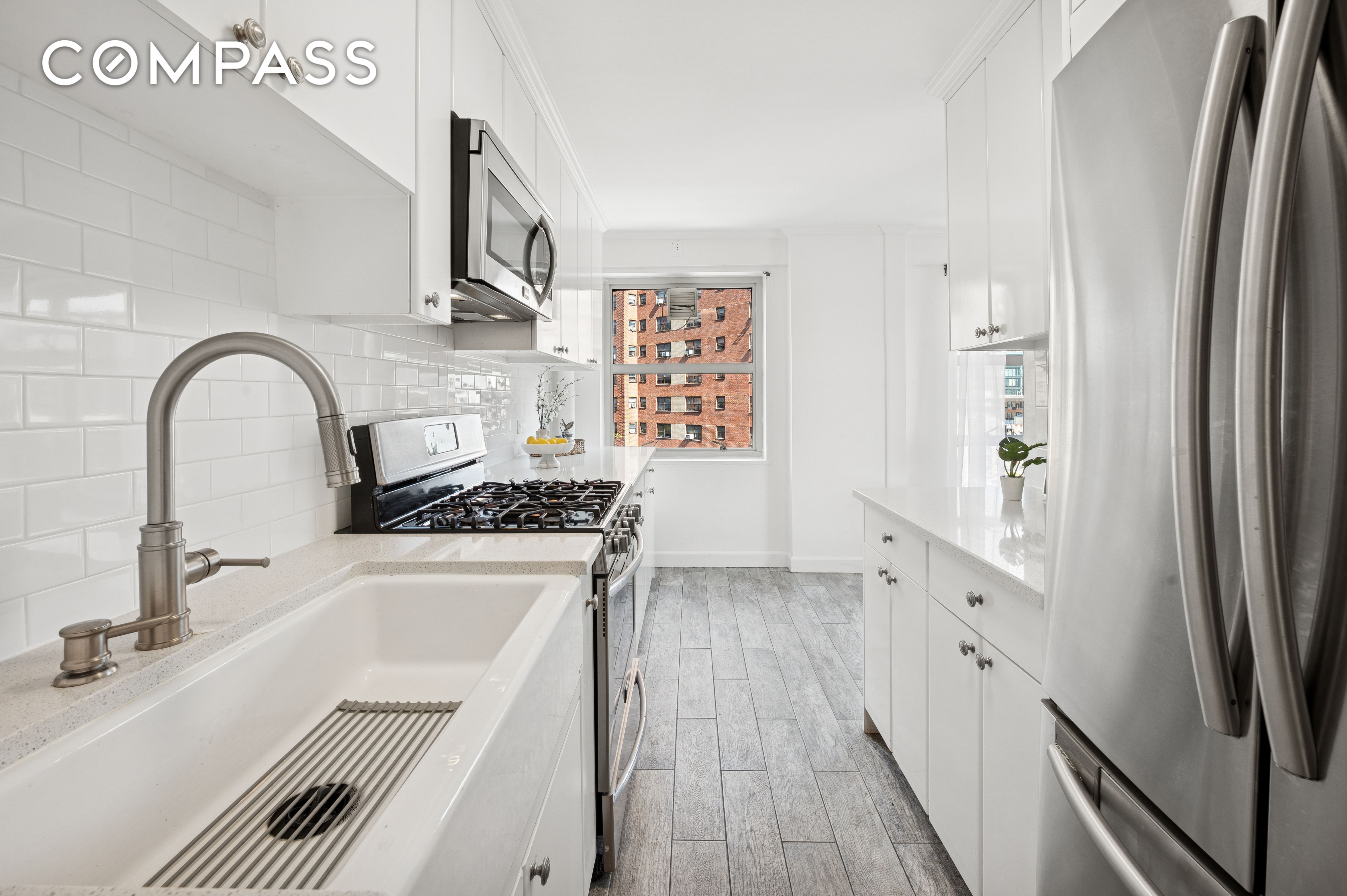 70 La Salle St Photo 9 - URBANCOMPASS-1948078474788676521