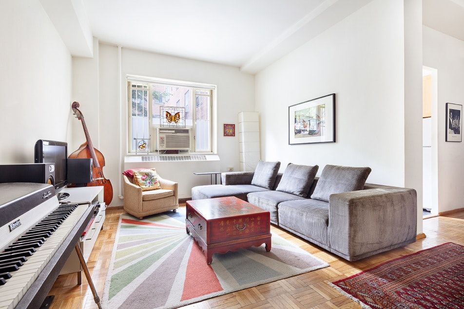 9 Stuyvesant Oval Photo 0 - URBANCOMPASS-48469821536383249