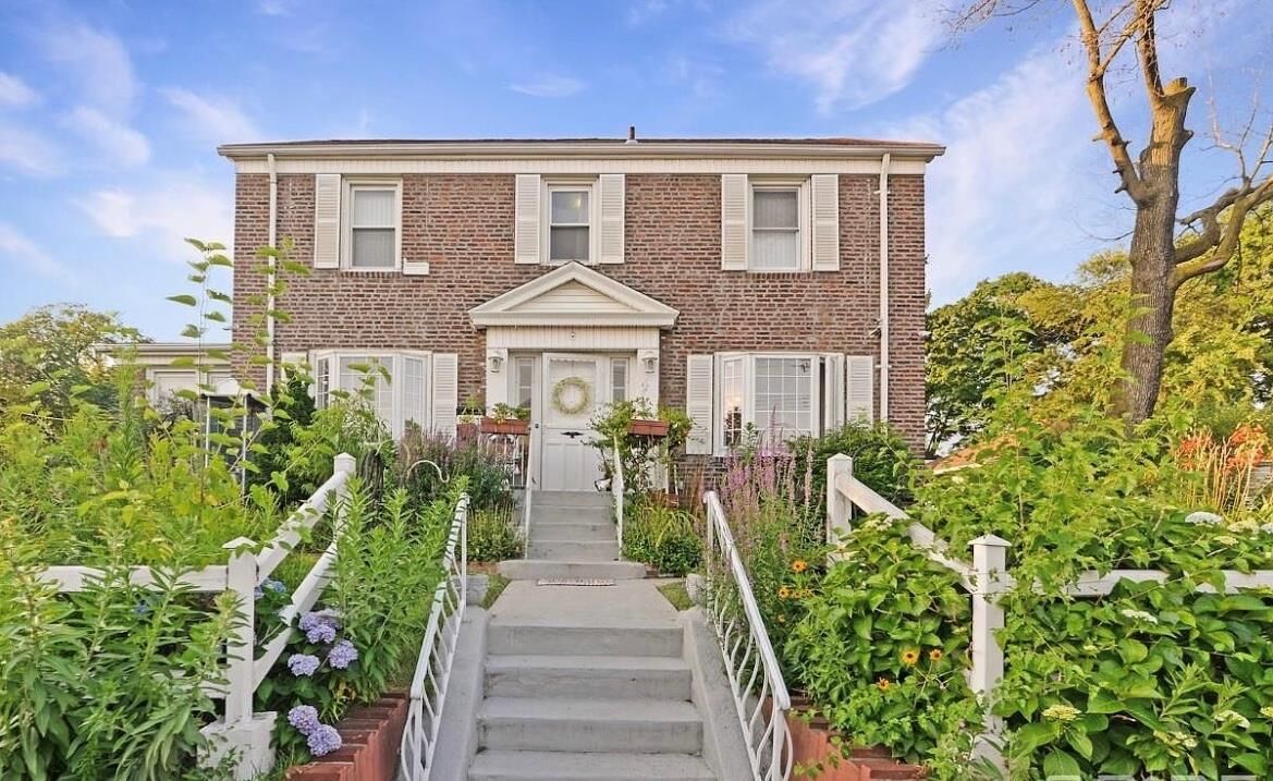 NYC-Real-Estate-835949 Property Picture