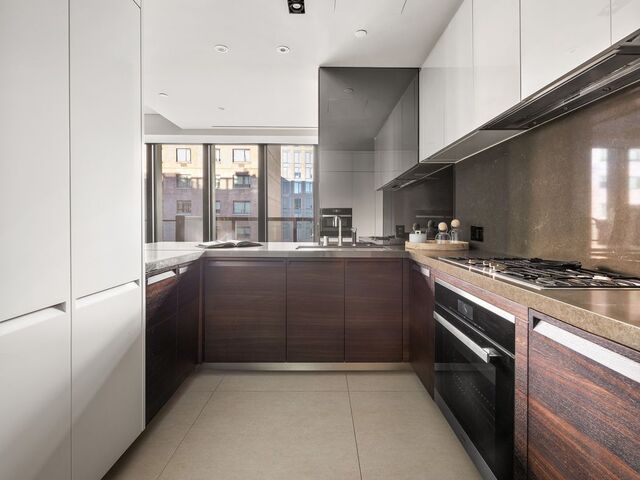 522 W 29th Street, # PH9C