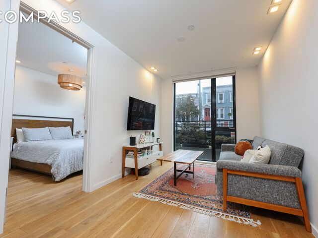 548 Lafayette Avenue, 1A