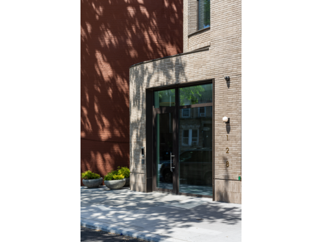 128 Woodpoint Road, 2
