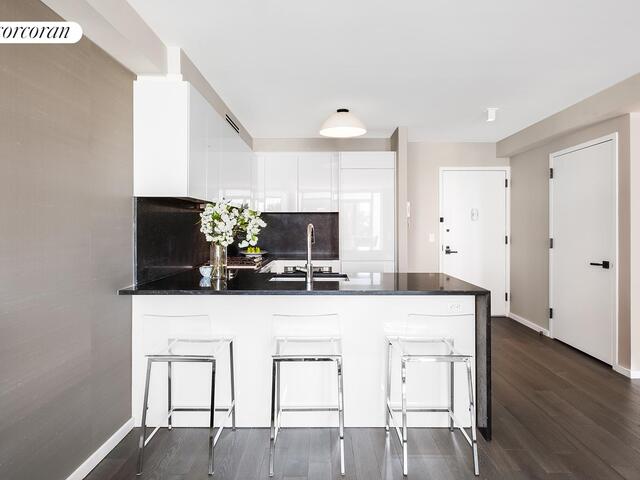 385 1st Avenue, 8F