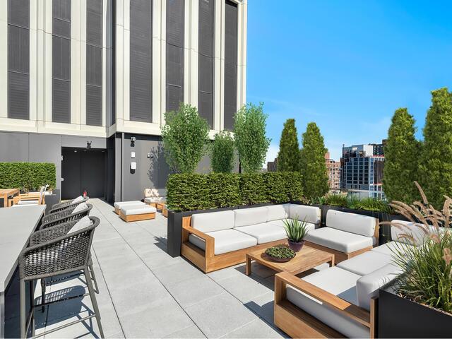 212 W 93rd Street, 12FL