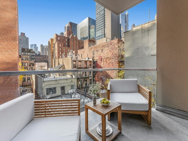 244 E 52nd Street, 5B
