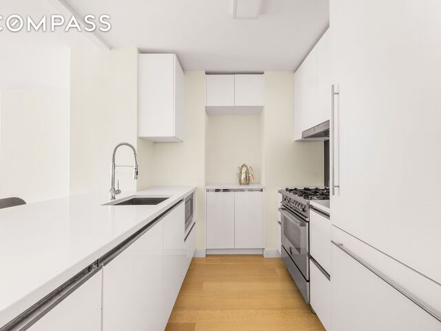 301 W 53rd St, APT 19K