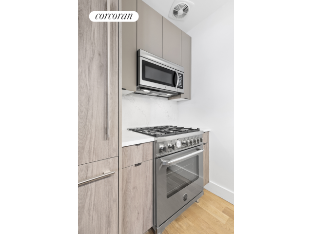 1105 Cortelyou Rd, 303