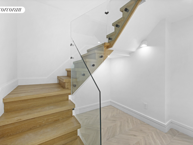 499 Van Buren St, 1