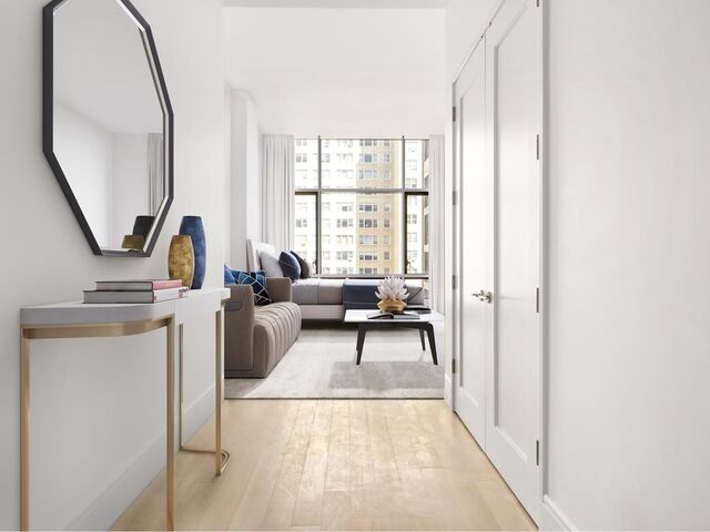 215 E 19th St, 5G