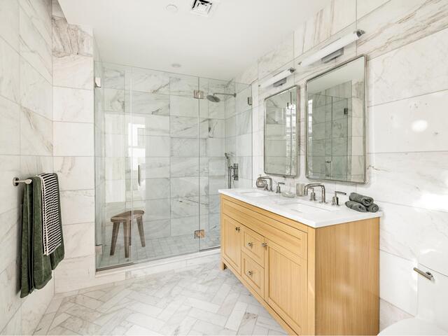 1092 Lorimer St, 4C