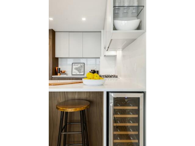 11 Hancock Pl, APT 809