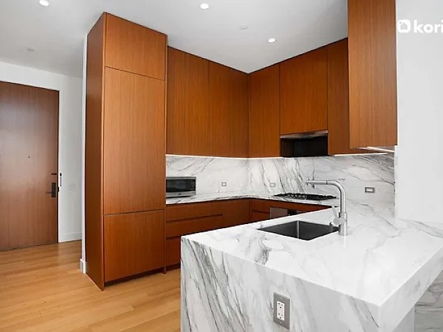 15 E 30th Street, 21E