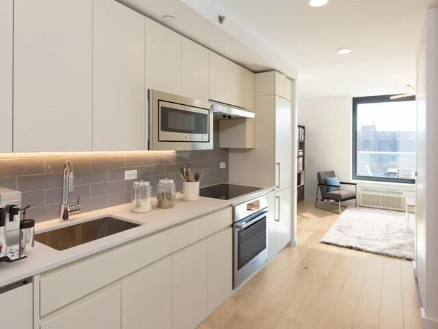 1790 3rd Ave, APT 1004