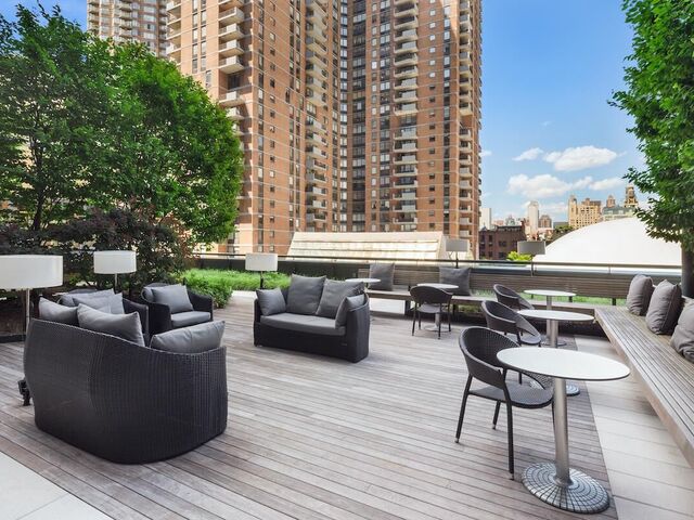 460 W 42nd St, # PH3B