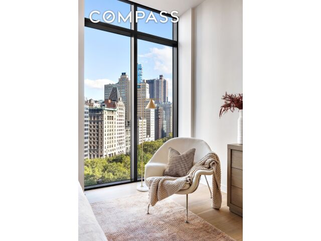 33 Park Row, # 11A
