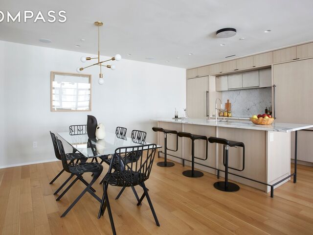 318 W 52nd St, APT 4H