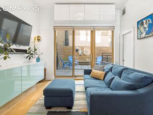 210 Pulaski St, #1A