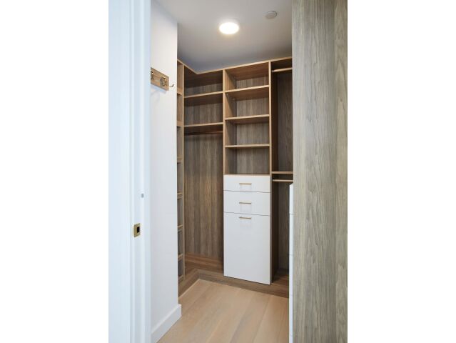 3 Court Sq, APT 4211