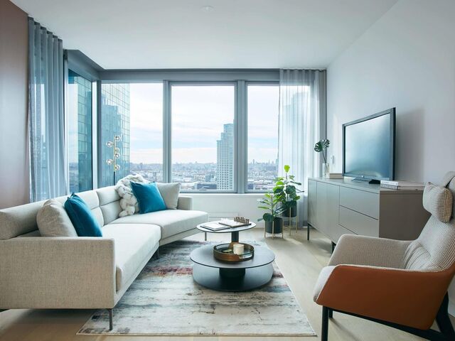 3 Court Sq, APT 2305