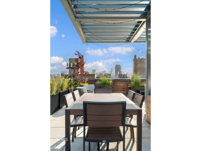 526 Union Ave, APT 301