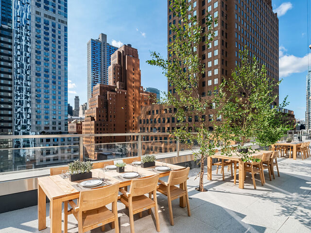 1 City Pt, APT 33B