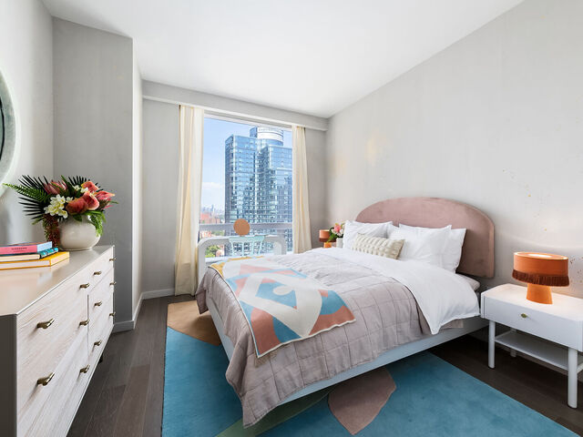 1 City Pt, APT 33B