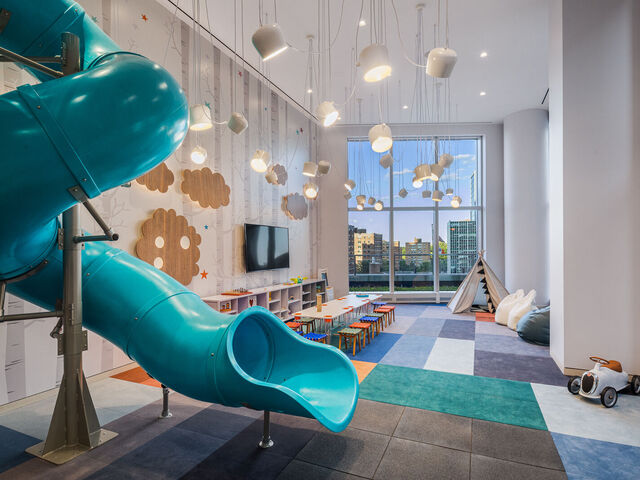 1 City Pt, APT 33B