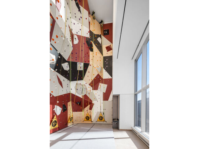 1 City Pt, APT 33B