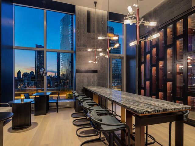 1 City Pt, APT 33B