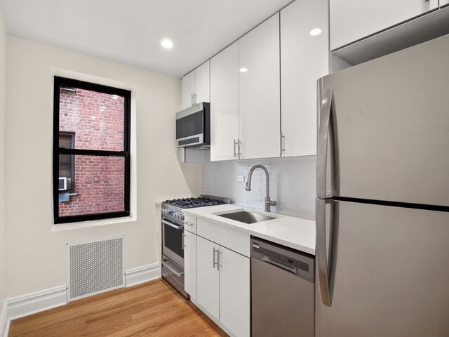 9725 64th Ave, APT E6