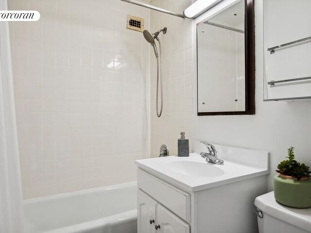 555 Main St, APT 1315