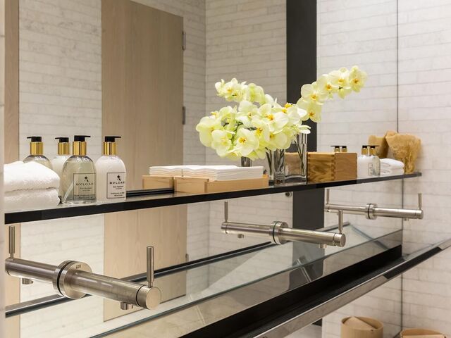 53 W 53rd St, APT 72B