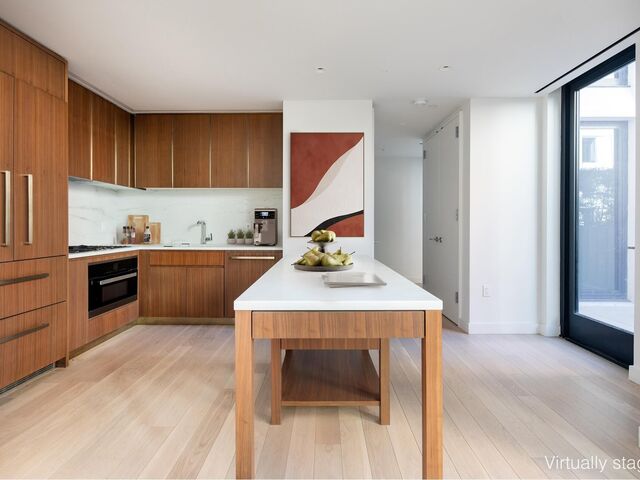 500 W 45th St, APT 229