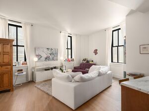 100 Barclay St, #15L