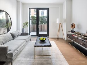 500 West 45th Street, #228