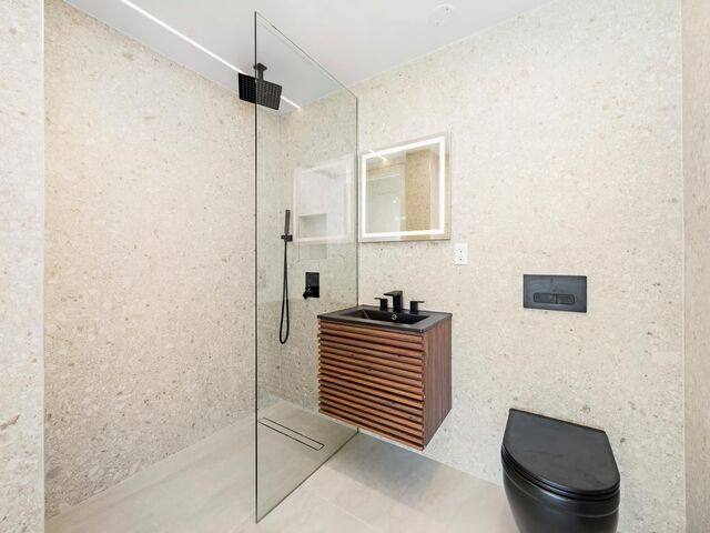 19 Hausman St, APT 5C