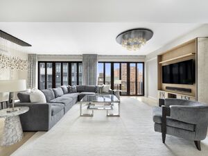 210 W 77th St, #12W