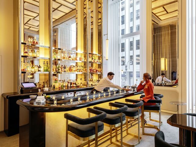 100 E 53rd St, APT 15A